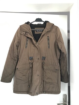 LC Waikiki parka model haki mont