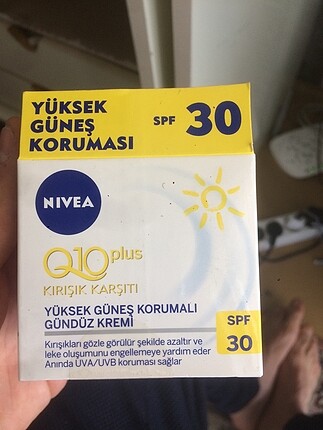 Nivea Kırışıklık karşıtı güneş kremi