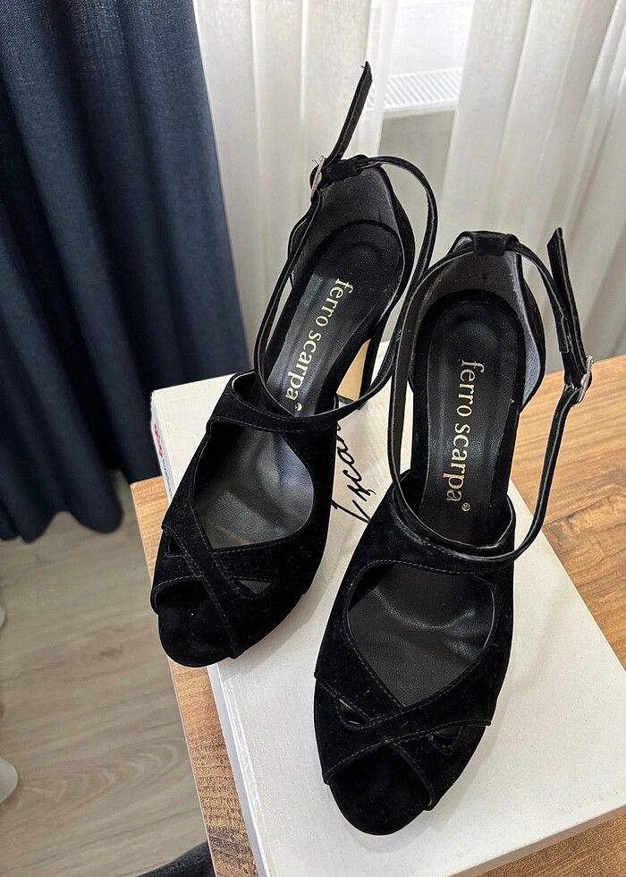 Topuklu ayakkabı - Görsel 2