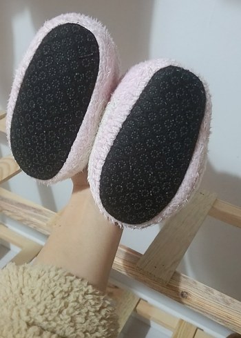 Kız Çocuk Pembe Kürklü Nakışlı Panduf - Görsel 5