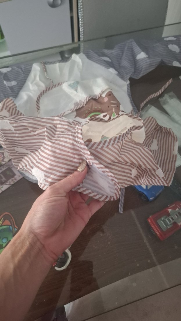 Desenli Kahverengi Bebek Önlüğü - Görsel 4