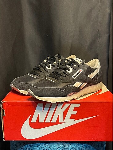 Reebok Classic spor ayakkabı