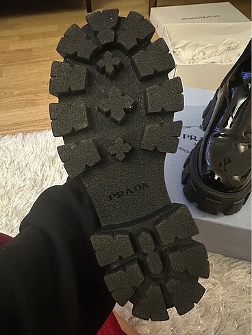36,5 Beden Prada bot