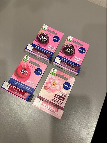  Beden Nivea lip balmlar