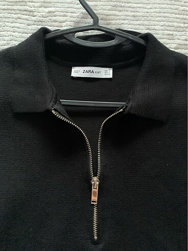 Siyah yakalı bluz - Görsel 3