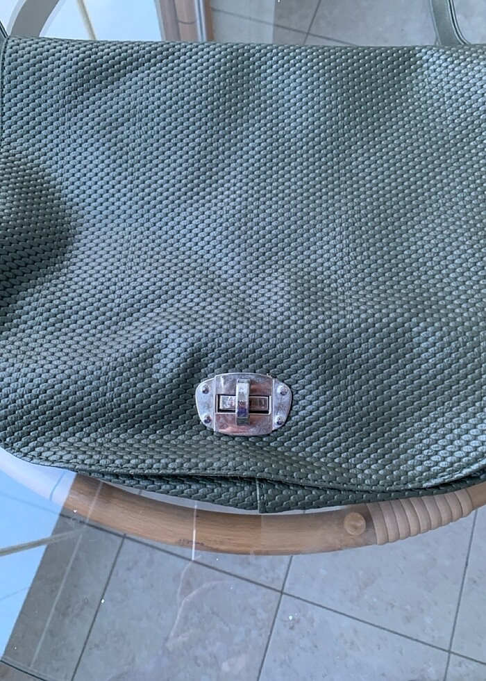 Yeşil çanta - Görsel 2