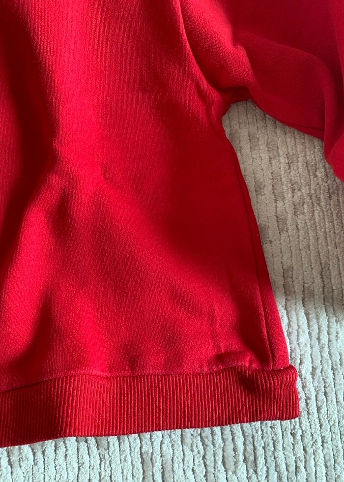 Kırmızı sweatshirt - Görsel 3