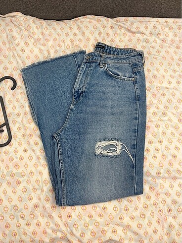 40 beden mavi yırtmaçlı yırtıklı yüksek bel wide leg jeans