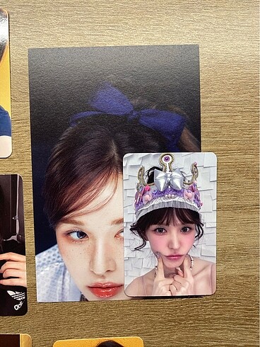 red velvet wendy photocard & postcard