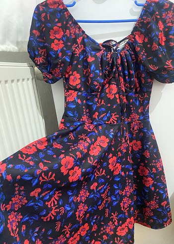 Çiçekli mini elbise - Görsel 2