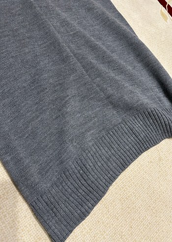 Gri V Yaka Uzun Triko Süveter - Görsel 3