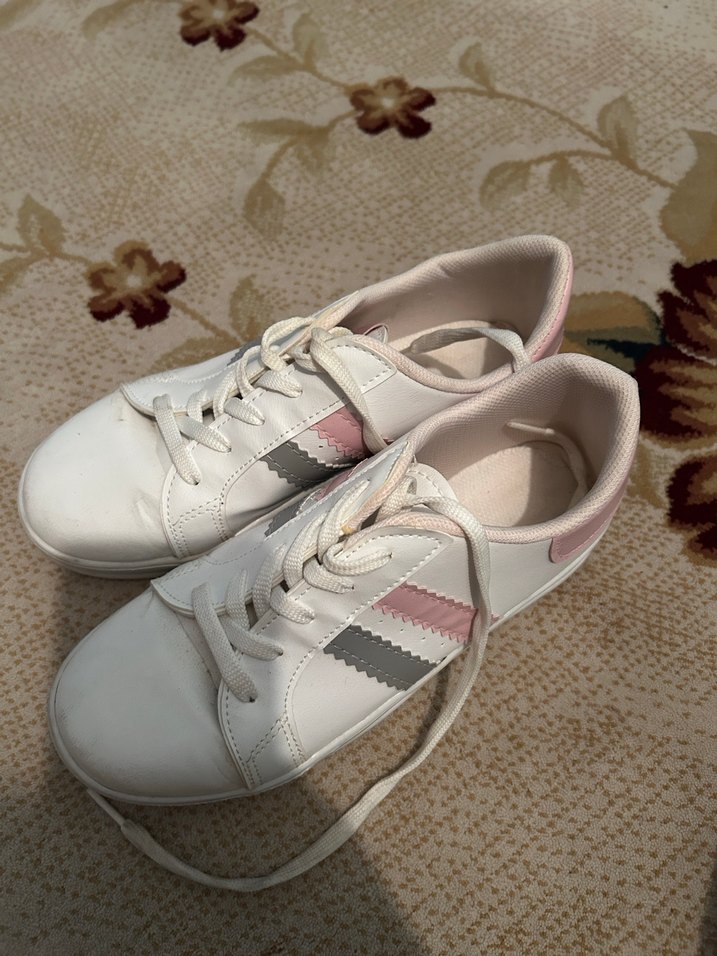 Beyaz Kadın Bağcıklı Dolgu Topuk Spor Ayakkabı - Görsel 2