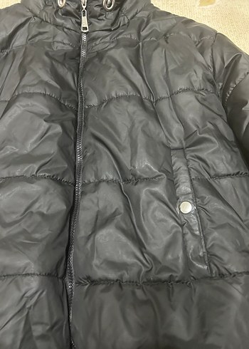 Siyah Kapüşonlu Kadın Kışlık Mont - Görsel 3