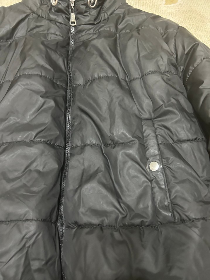 Siyah Kapüşonlu Kadın Kışlık Mont - Görsel 3