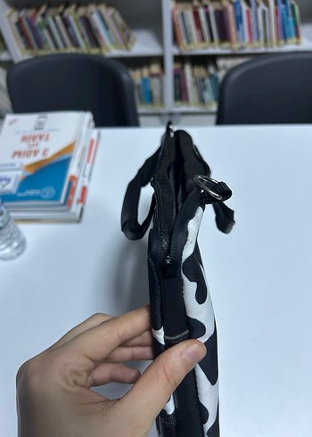 Zebra Desenli Fermuarlı Kadın Çanta - Görsel 4