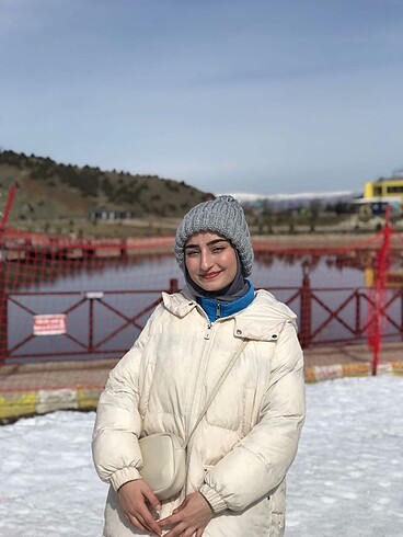 Kırık beyaz mont