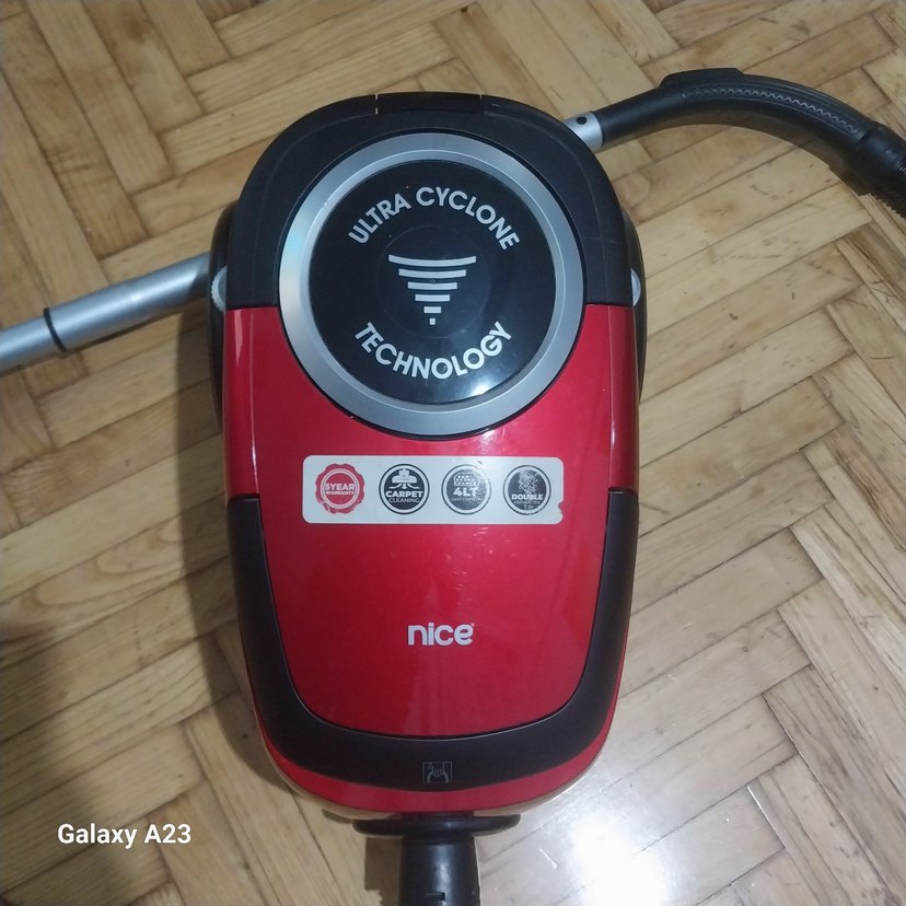 Kırmızı Renkli Nice Elektrikli Süpürge - Görsel 2