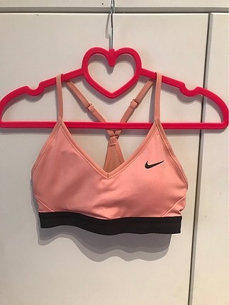 Nike spor sutyeni