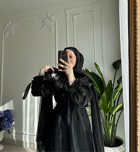 Diğer Siyah Helen Abiye