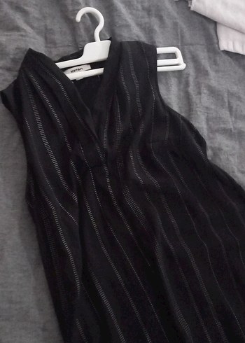 Siyah V Yaka Kolsuz elbise - Görsel 2