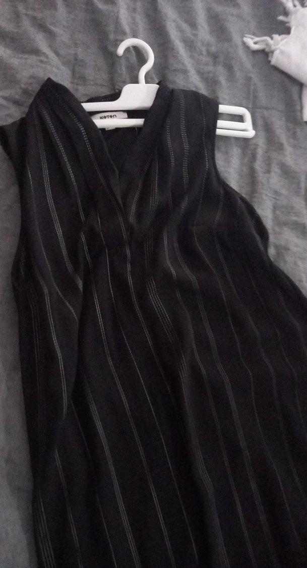 Siyah V Yaka Kolsuz elbise - Görsel 4