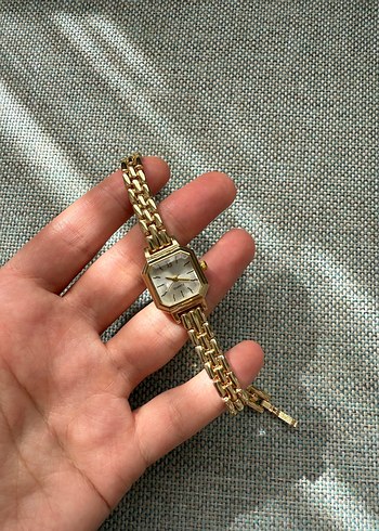 Zincir Detaylı Altın Vintage Kadın Saati