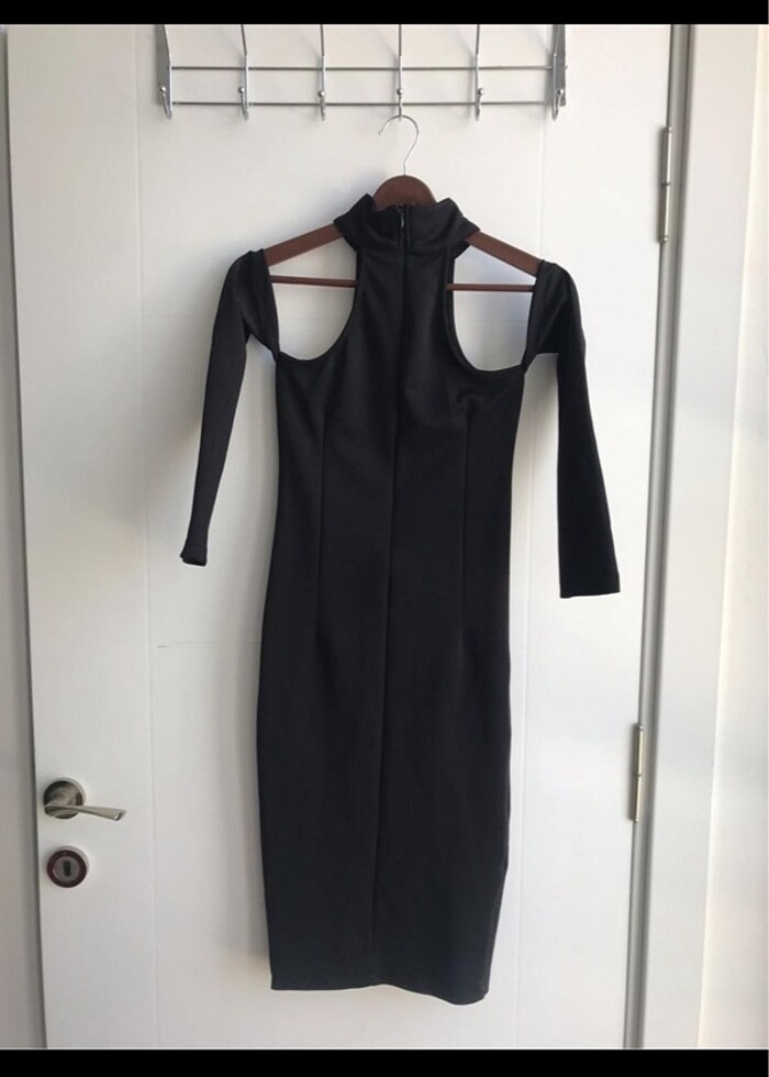 Scuba Kumaş Omuz Dekolte Detaylı Elbise - Görsel 2