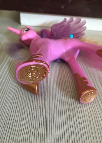 Beden Renk Pembe Pastel Kanatlı At Figürü