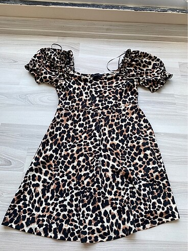 Leopar desenli elbise