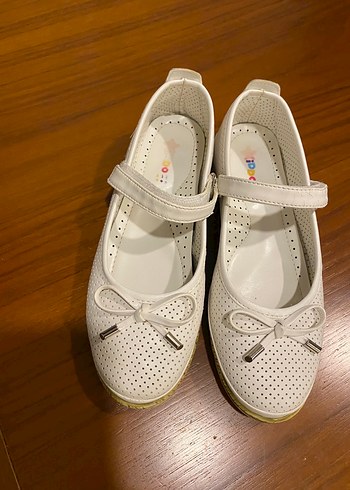 Kız Çocuk Beyaz Tokalı Babet Ayakkabı - Görsel 3