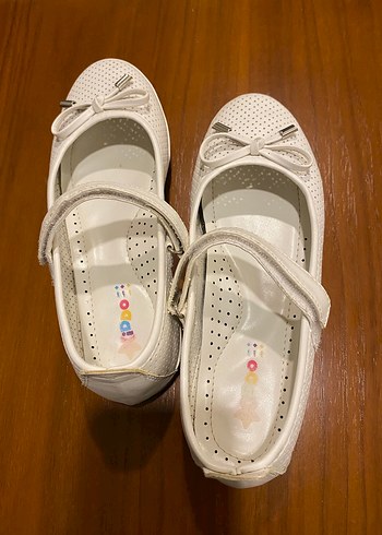 Kız Çocuk Beyaz Tokalı Babet Ayakkabı - Görsel 2