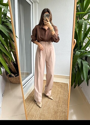 Zara model palazzo