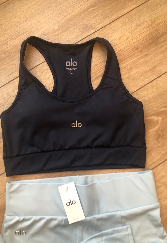 Alo Siyah Spor Büstiyer ve Gri Mini Etek - Görsel 4