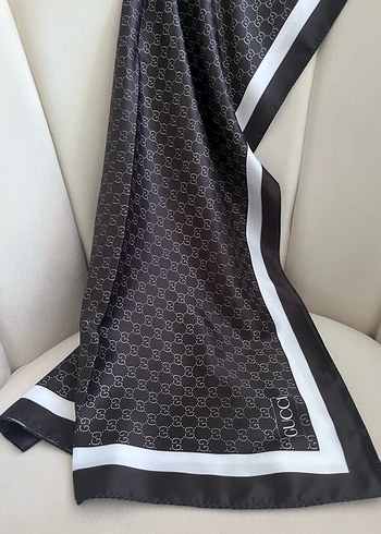 Gucci siyah eşarp