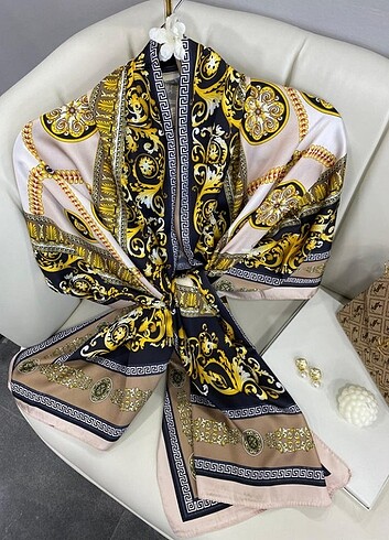 Versace desenli şal 