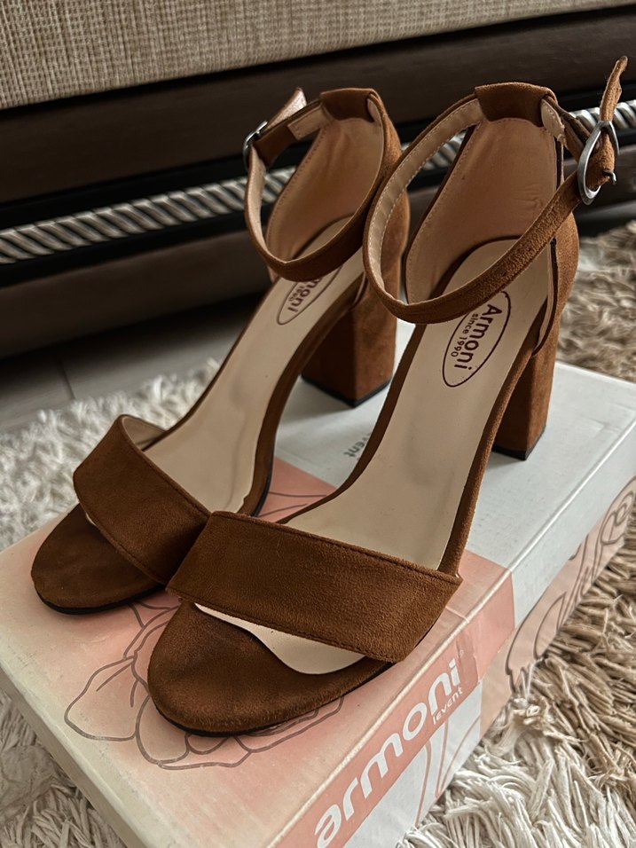 Kahverengi Süet Topuklu Kadın Ayakkabı - Görsel 2