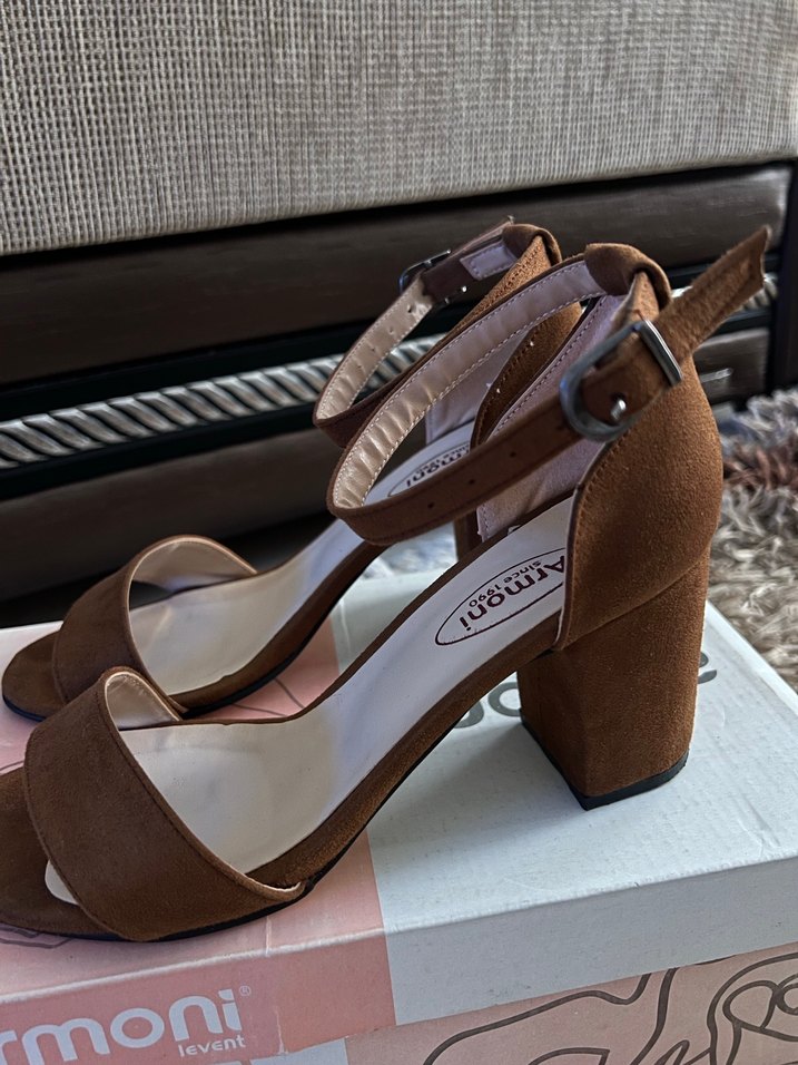 Kahverengi Süet Topuklu Kadın Ayakkabı - Görsel 3