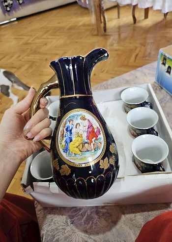 Retro Madonna Desenli Porselen Çay Seti