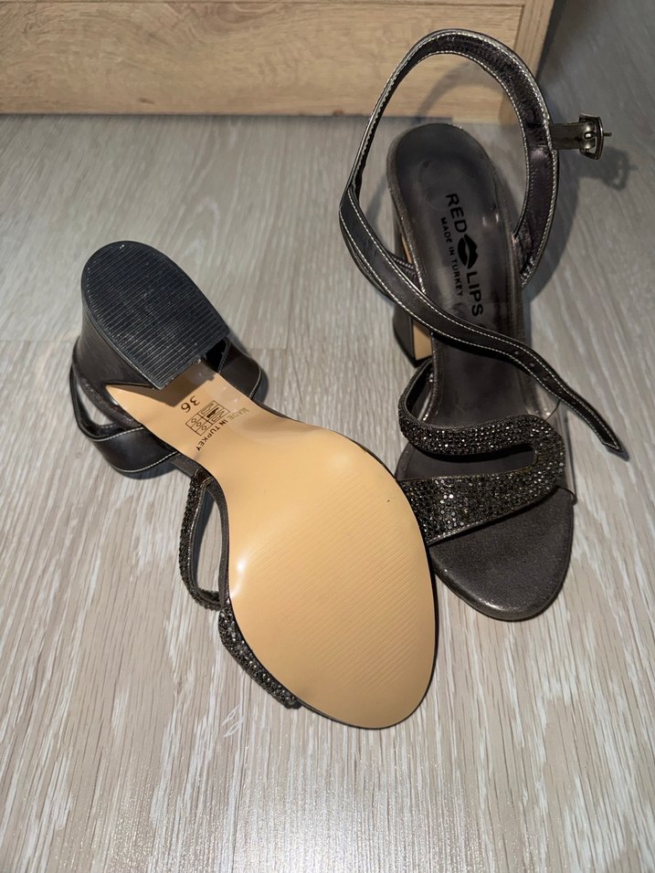 Kemer Detaylı Topuklu Ayakkabı - Görsel 4