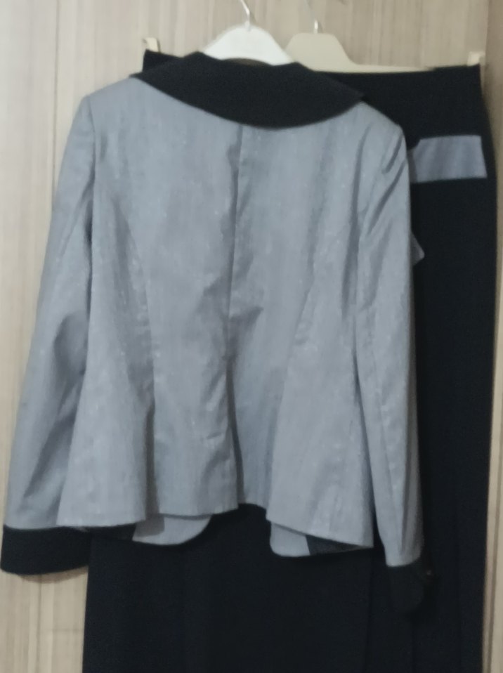 Gri Uzun Kollu Düğmeli Kadın Takım Elbise - Görsel 5