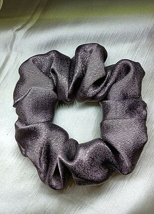 Saten Scrunchie