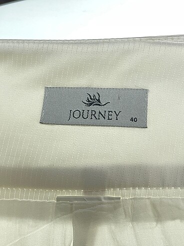 40 Beden beyaz Renk Journey Midi Etek %70 İndirimli.
