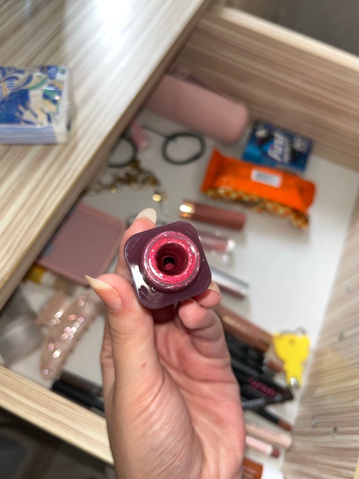 Huda Beauty Blush Filter Black Cherry Allık - Görsel 4