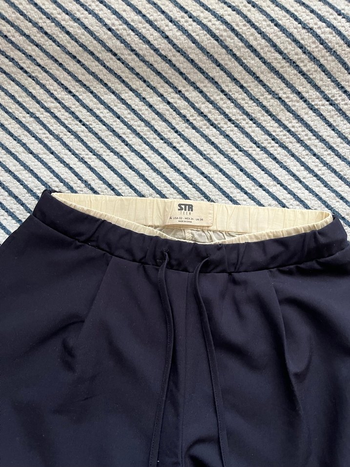 Stradivarius Bel Detaylı Pantolon - Görsel 3