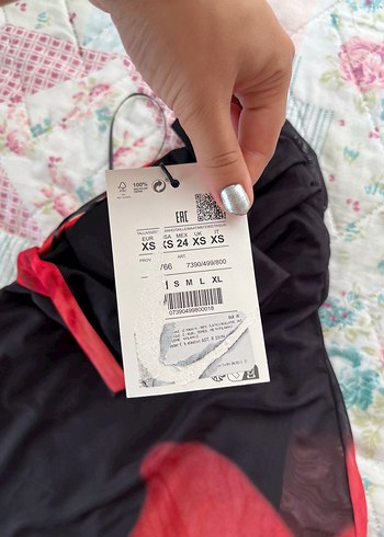 xs Beden kırmızı Renk Pull&Bear Çiçekli Elbise