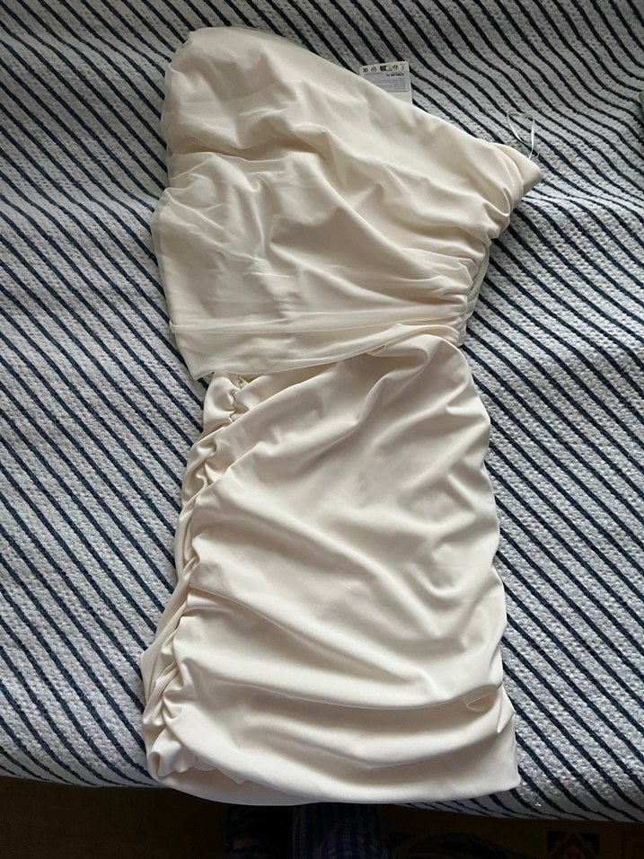 Zara Beyaz Drapeli Straplez Midi Elbise - Görsel 2