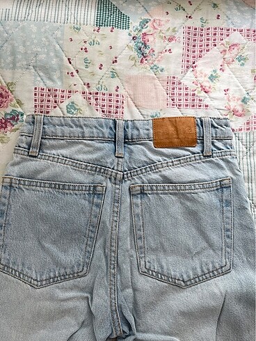34 Beden Bershka Mom Jean