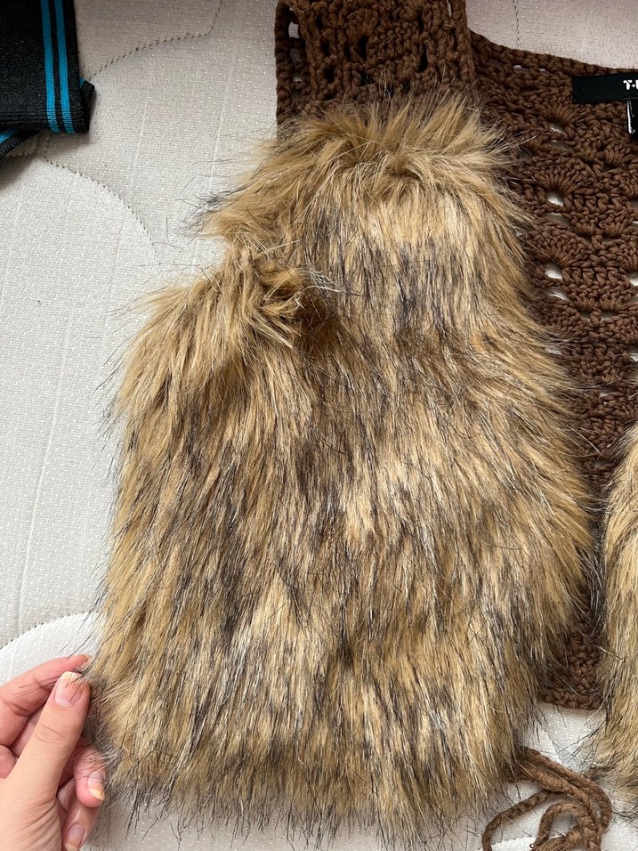 T-Box Kürklü Yelek - Görsel 3