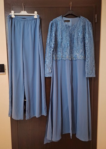 Mavi Nakışlı Uzun Kollu Abiye Elbise - Görsel 3