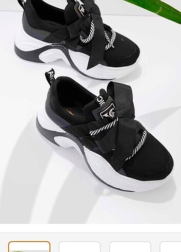Sneaker